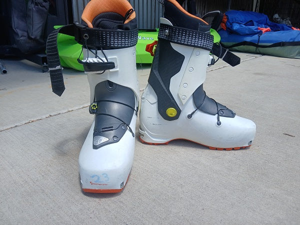 Dynafit Size 27.5 Touring Boots